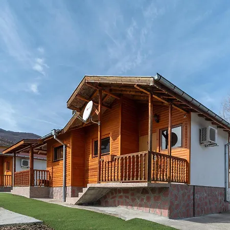 елата Хижа *